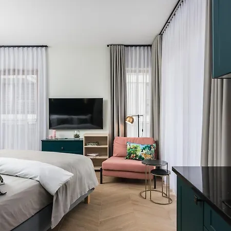 アパート Neartopl Rakowicka Parking クラクフ